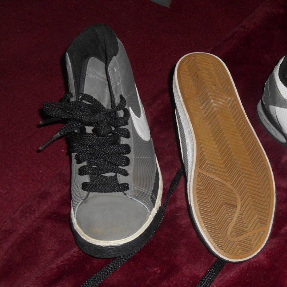 Nike tennis shoes